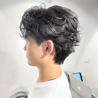 メンズ 表参道フェザーパーマ ニュアンスパーマのヘアスタイル