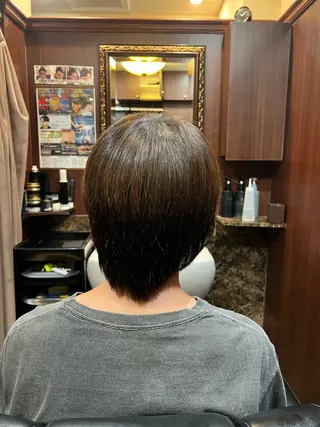 セミロング ヒロ銀座バーバーショップ丸の内所属・秋山 琳太のヘアスタイル