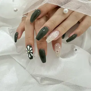 ネイル Rosa x rosa所属・Rosaxrosa AKANEのネイルデザイン