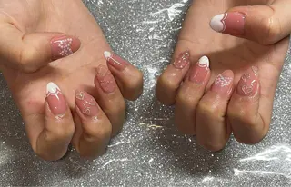 ネイル VIERU 🌈🎀💖のネイルデザイン