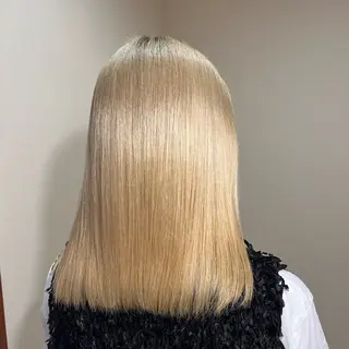 セミロング カラー 🐰あみ【艶カラー/ 縮毛矯正】🫧のヘアスタイル