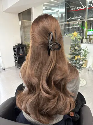 ロング カラー 堀江/透明感 ベージュ/白川幸太のヘアスタイル