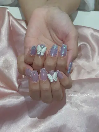 ネイル 𝘙𝘪𝘰𝘯𝘢 ...🕯🤍のネイルデザイン