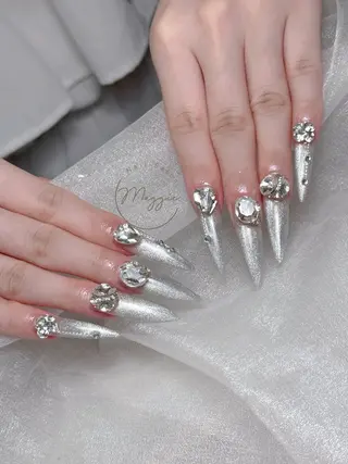 ネイル Maggie Nail🦩のネイルデザイン