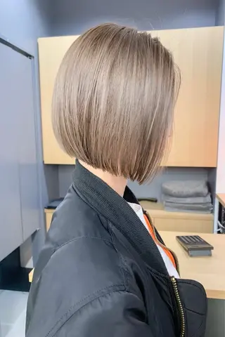 ショート カラー ボブ/顔まわりレイヤ ー/新宿/KOKIのヘアスタイル