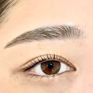 マツエク・マツパ 藤原 みやびのヘアスタイル