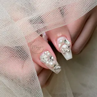ネイル Maggie Nail🦩のネイルデザイン