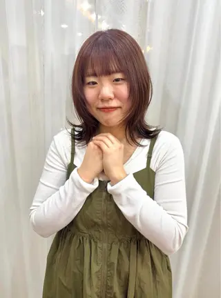 ミディアム カラー 志賀 あずみのヘアスタイル