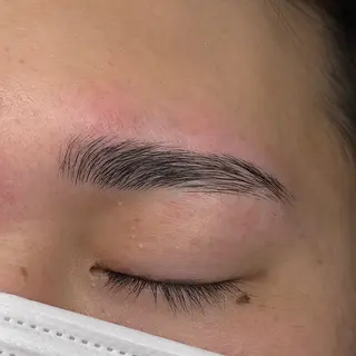 メンズ アイブロウ 𝐫𝐚𝐢 𝐧𝐚𝐢𝐥の眉毛・アイブロウイメージ