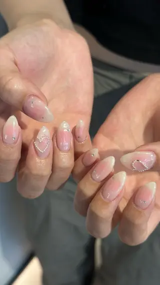 ネイル 🎀韓国レイヤー特化 🎀ベージュ/ミクのヘアスタイル