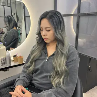 ロング カラー Ren. 🦋デザインカラーのヘアスタイル