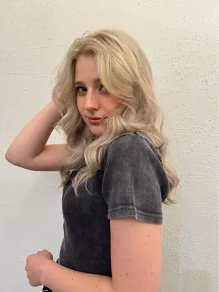 カラー MEY HAIR所属・🩷ブリーチ カラーRINKA🩷のヘアスタイル