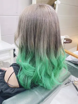 セミロング カラー ヘアアレンジ 𝐑𝐈𝐍𝐊𝐀 🐣🩷のヘアスタイル