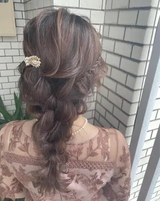 セミロング カラー パーマ ヘアアレンジ キッズ PLUS縁所属・ヘアメイク10年から 美容師💄Anriのヘアスタイル