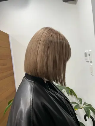 ミディアム カラー ミルクティー× グレージュMOMOのヘアスタイル