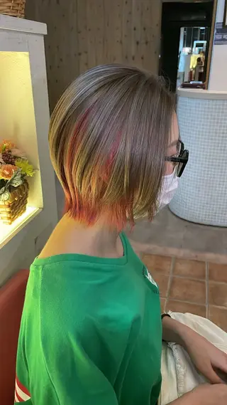 ミディアム カラー 川元 汐音のヘアスタイル