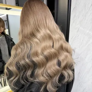 ロング カラー シールエクステ特化 ハイトーン、NANAのヘアスタイル