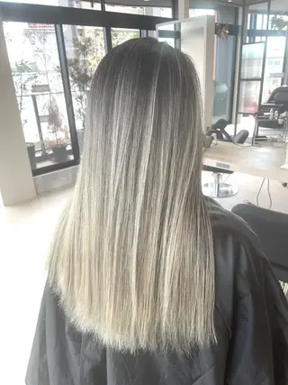 ロング カラー Lia所属・皆木 智晴のヘアスタイル