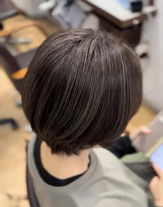 ショート カラー 髪質改善&白髪ぼかし 山本翔大🍋のヘアスタイル