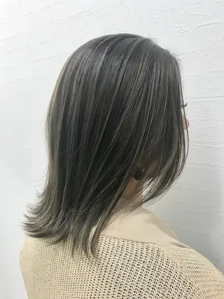 ミディアム カラー 森本 笑のヘアスタイル