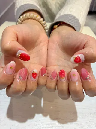 ネイル Nest 岩崎のネイルデザイン