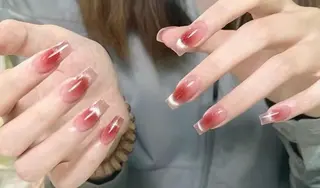 ネイル pink ladyサロン所属・べ にのネイルデザイン