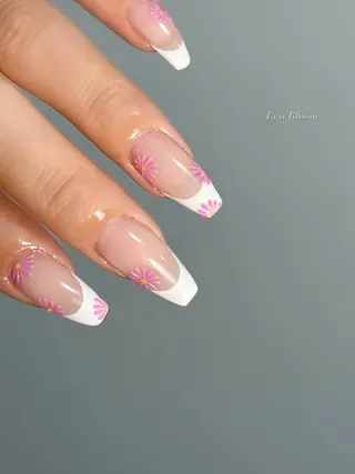 ネイル Li'a Bloom所属・🦋🤍 madoka🤍のネイルデザイン