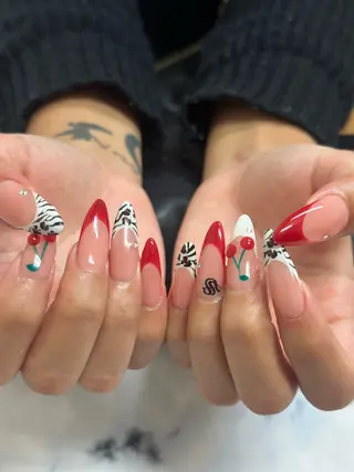 ネイル シャインネイル所属・伊藤 くるみのネイルデザイン