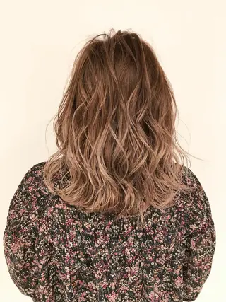 ミディアム カラー AMI Hair  supply所属・髪質改善カラー 韓国風レイヤーのヘアスタイル