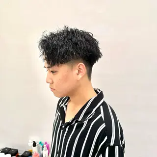 ショート パーマ ヘアアレンジ メンズ 顔まわりカット の達人のヘアスタイル