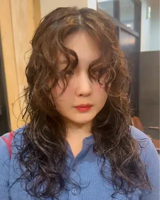 セミロング パーマ しおり/パーマ/ newi町田のヘアスタイル