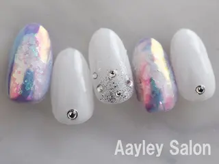 ミディアム カラー ネイル Aayley(アイリー)Salon所属・Aayley アイリ―サロンのネイルデザイン