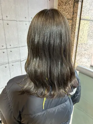 セミロング カラー 中井 茅佳のヘアスタイル