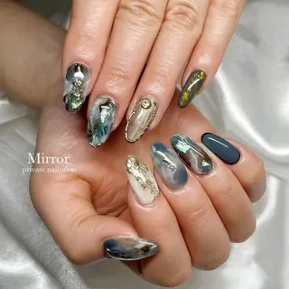 ネイル nailsalon Mirrorのネイルデザイン