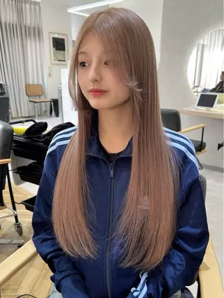 ロング カラー 韓国🇰🇷レイヤー 映える顔周り🩷のヘアスタイル