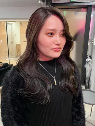 ロング col sapporo所属・あざと可愛い💓 盛れる顔まわり/uiのヘアスタイル