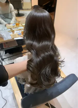 ロング カラー akira𝜗𝜚 ꙳.*‬透明感カラーのヘアスタイル