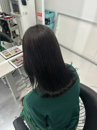 ミディアム カラー あやめ🪽 オリーブ/ハイトーンのヘアスタイル