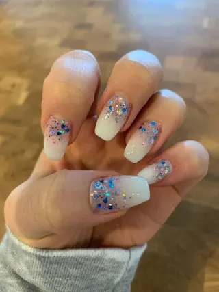 カラー IZUMI YUKIのネイルデザイン