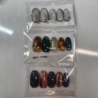 ネイル 💙🤍Tiary M🤍💙のネイルデザイン