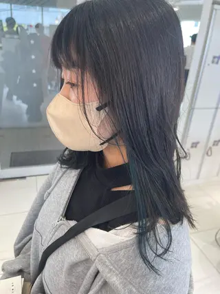 ミディアム カラー 由比藤理子 ブリーチカラー🌈のヘアスタイル