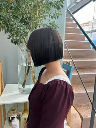 ショート VISION   aoyama所属・かがやしづ ⭐️ハイトーンのヘアスタイル