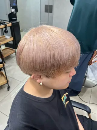 カラー メンズ 巖本 真希のヘアスタイル