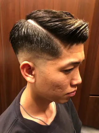 ショート メンズ カット指名No1漆原 聡のヘアスタイル