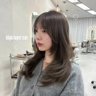 ロング アイナ🤍レイヤー カット/透明感ヘアのヘアスタイル