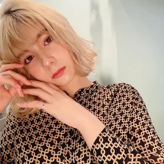 ショート 岡野 静華のヘアスタイル