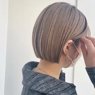 ショート カラー あやめ【顔まわり/レ イヤー/柔らかカラ】のヘアスタイル