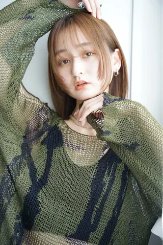 ミディアム 中嶋 夏美のヘアスタイル