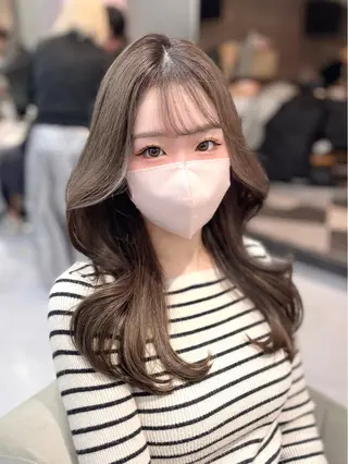 セミロング 𝑿𝑬𝑵𝑨 𝐿𝑈𝑁𝐴のヘアスタイル