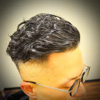 ショート パーマ メンズ 高野浩平/フェード ツイストスパイラルのヘアスタイル